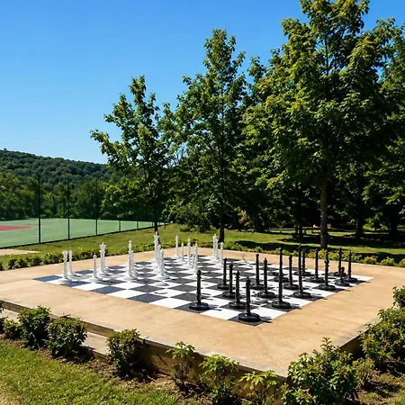 Nyaraló Domaine De Giverzac - Chesterfield *